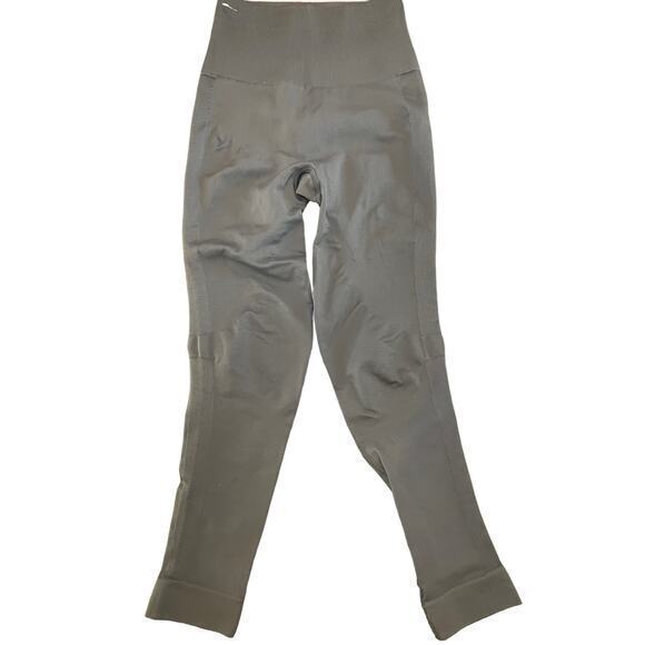 Lululemon Zone In Tight in Dark Slate Cropped Compression Leggings / Yoga Tights - Picture 5 of 10